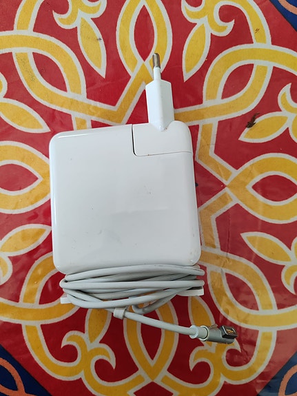 MagSafe -laturi kannettavalle MacBookille