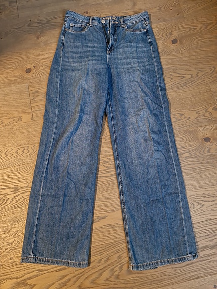 leveät farkut 38