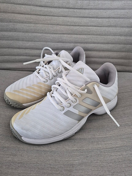 Adidas treenikengät