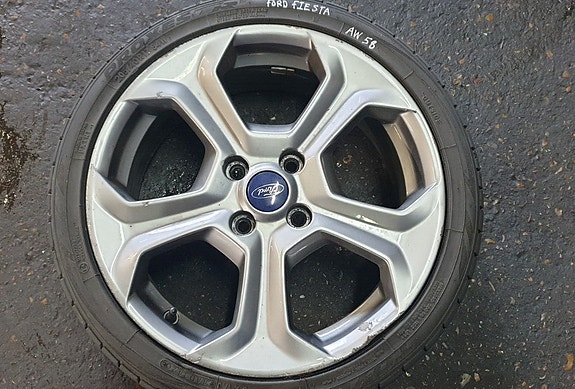 Ostetaan Ford Fiestan vanteet 17"