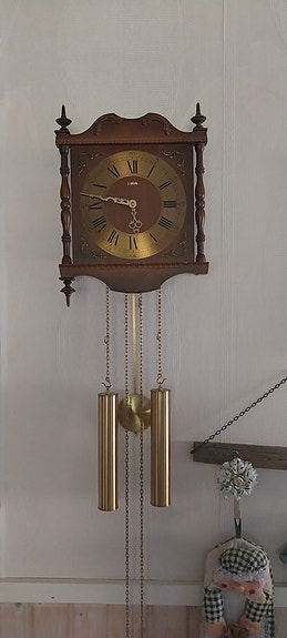 Seinä kello