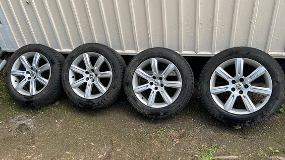 Volvo / Ford vanteet kitkarenkailla 17”