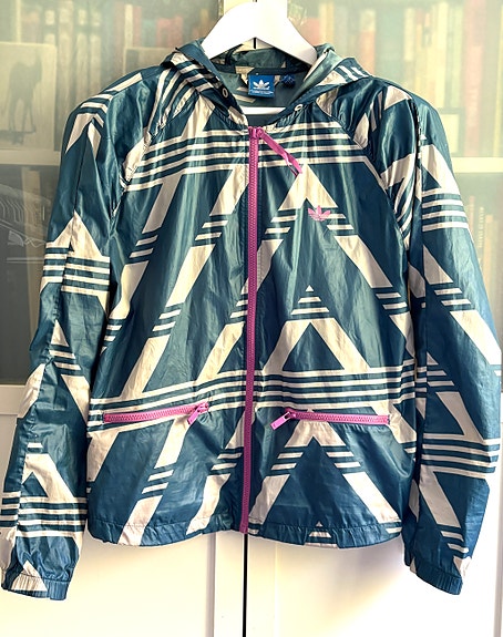 Adidas tuulitakki
