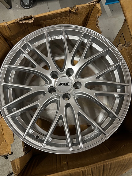 UUDET 19x9" vanteet