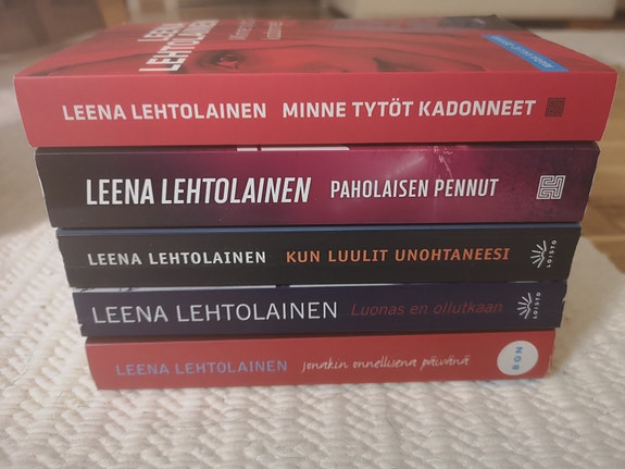 Leena Lehtolainen kirjat