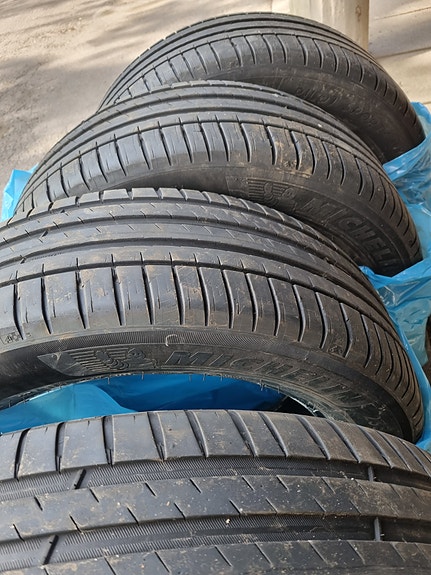 Michelin 235/60R19 MICHELIN PILOT SPORT 4 kesärenkaat