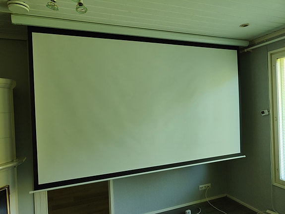120 tuuman moottoroitu valkokangas 16:9