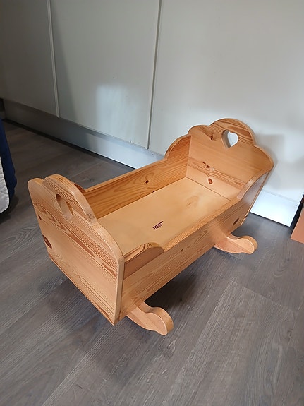 Täyspuinen nuken kehto, 61 cm