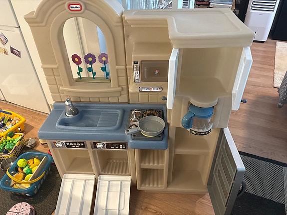 Playtikes lasten keittiö + tarvikkeita