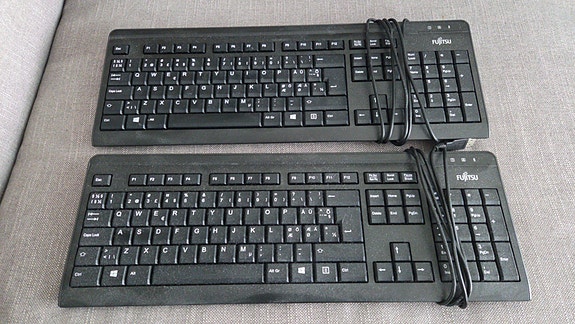 Fujitsu-näppäimistöt, 2 kpl