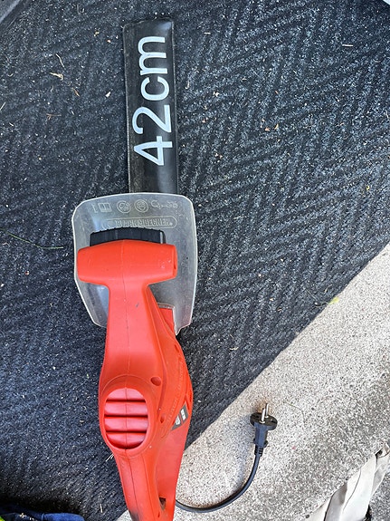 Black & Decker pensasleikkuri 42 cm 400W