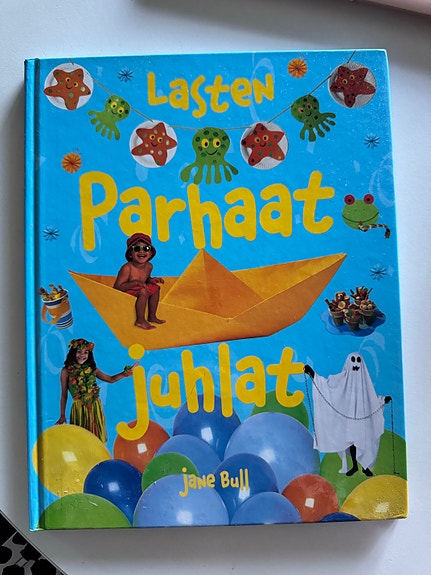 Lasten parhaat juhlat -kirja