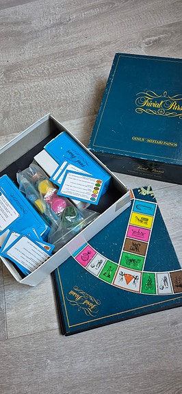 Trivial Pursuit ja Junior pursuit -lautapelit