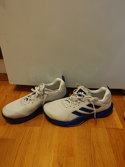 Adidas treenikengät