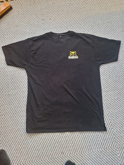 Musta Karhu t-paita