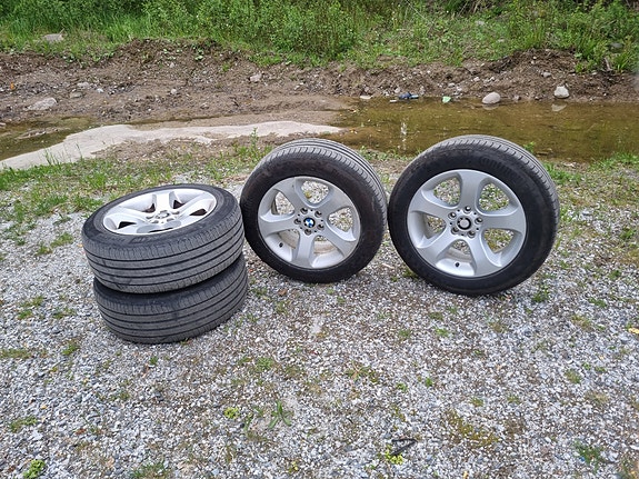 BMW 18" Vanteet kesärenkailla