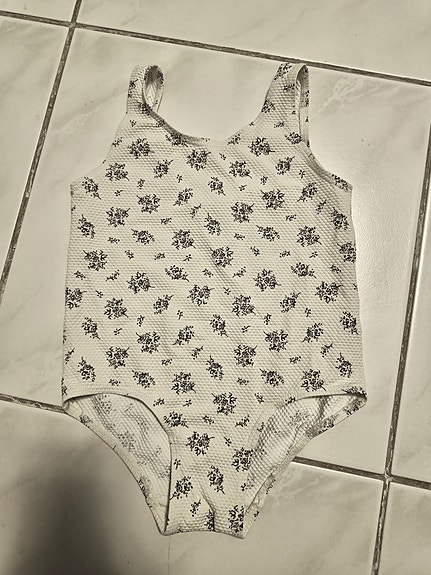 H&M kukkakuvioinen valkoinen uimapuku koko 86