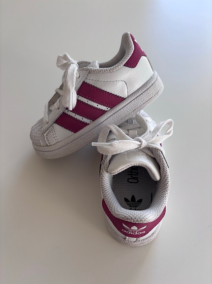 Adidas tennarit 21