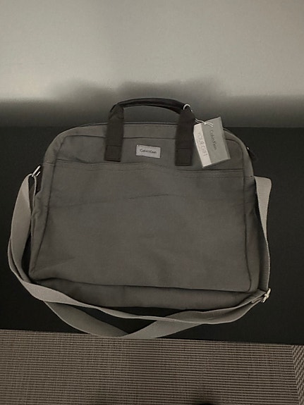 Calvin Klein laukku