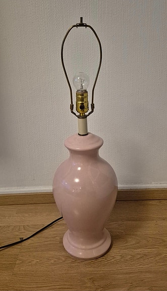 Pöytävalaisin vintage pinkki posliini messinki vaaleanpunainen valaisin