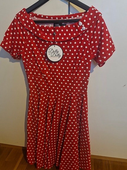 Myydään 50 luvun mekko