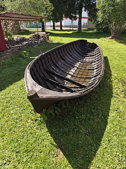 Puinen soutuvene