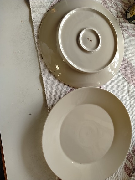 Pentika lautaset