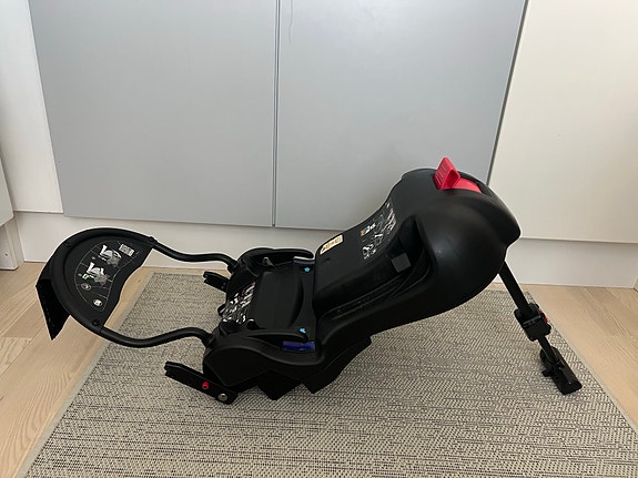 Britax Römer turvakaukalon jalusta isofix