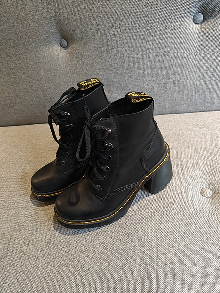 Dr. Martens Jesy