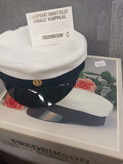 Fredrikson ylioppilaslakki valkoinen