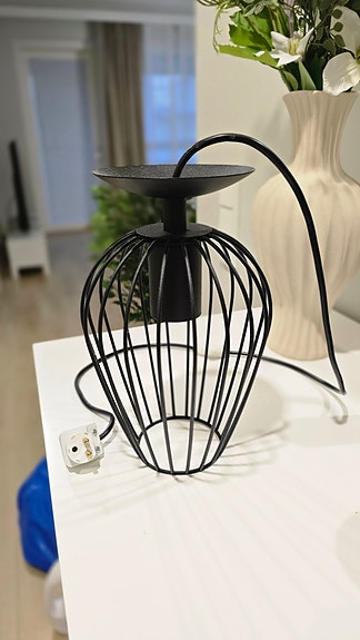 Lamppu myynnissä/Lamp for Sale