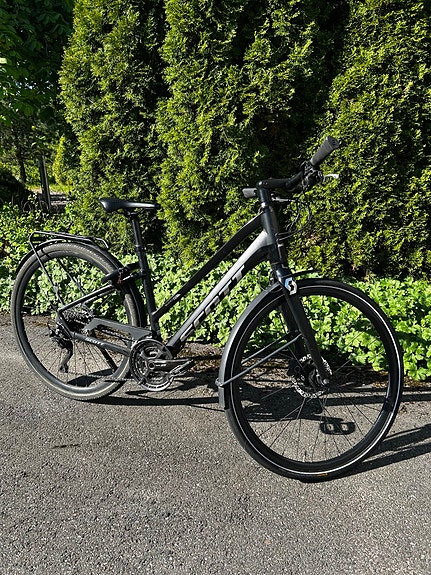 Naisten Scott urban bike 30 vaihdetta