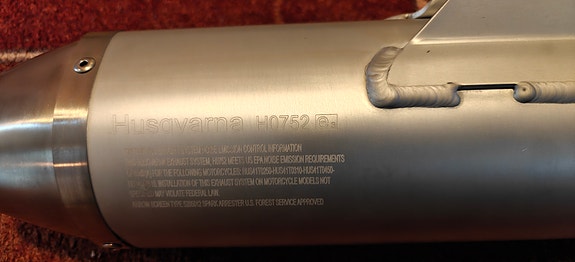 Husqvarna TE 450 alkuperäinen äänenvaimennin.