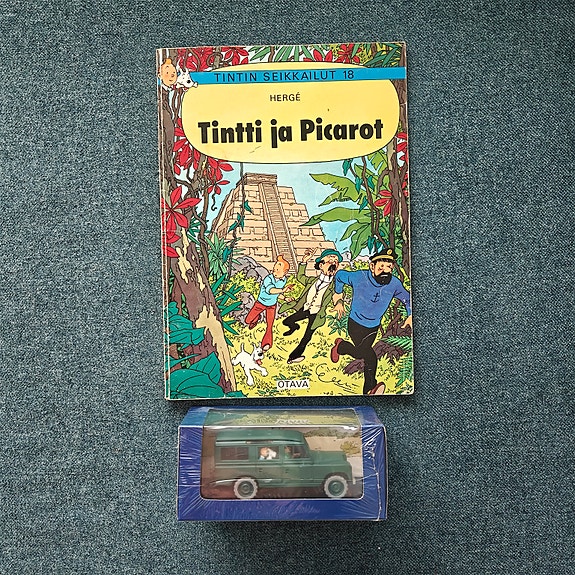 Tintti ja Picarot -sarjakuva + Land Rover -pienoismalli