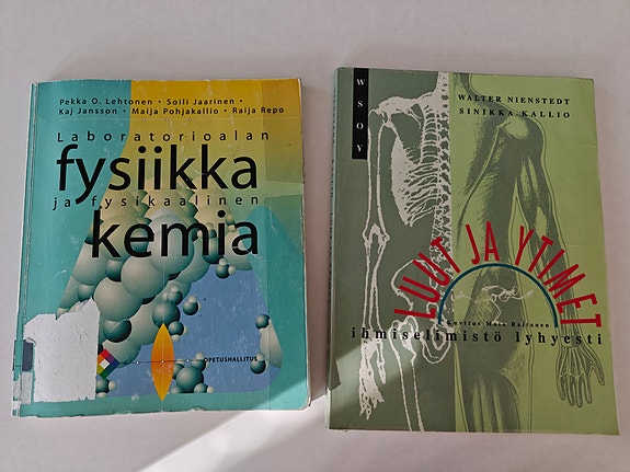 Fysiikan ja kemian oppikirjat