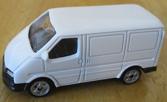 Ford Transit III 2.5 D Short Van 4D White 1999 Golden 1:64 valkoinen pakettiauto
