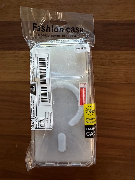 Apple Iphone 17pro - kuoret läpinäkyvä