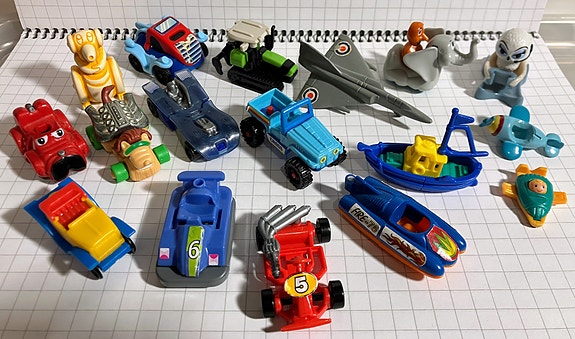 Keräilyfiguuri 17x mm autoja * alkaen 80-luvulta