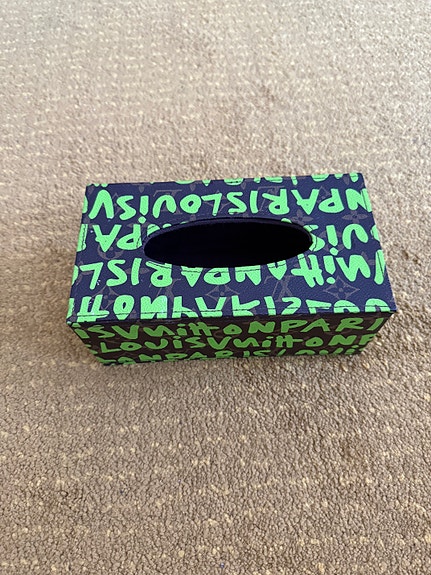 Nenäliinalaatikko LV