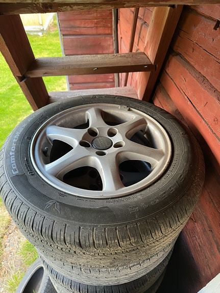 Volvo v70 1999 alkuperäset vanteet kesärenkailla