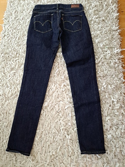 Levis demi Curve skinny 26/32"