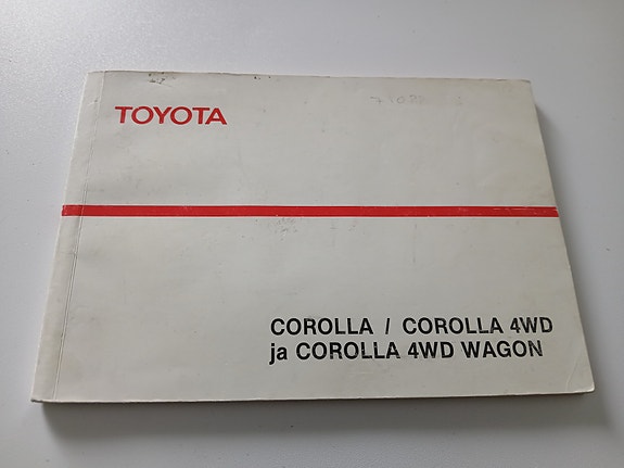 Toyota Corolla käyttöohjekirja