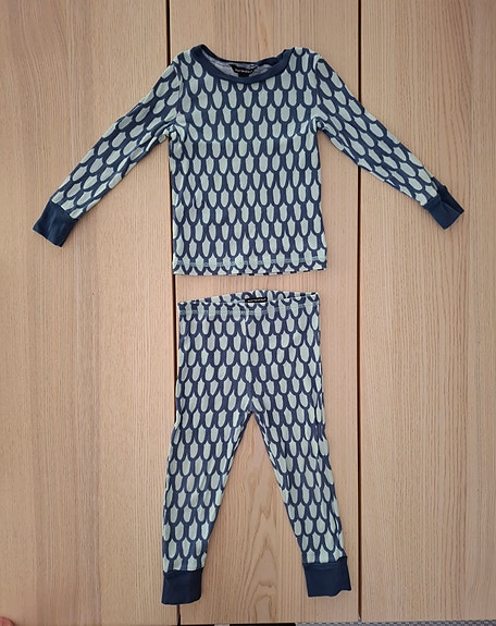 Marimekko lasten pyjama/oloasu 98cm