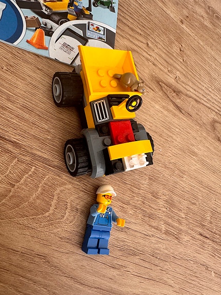 LEGO City kuorma-auto ja minihahmo