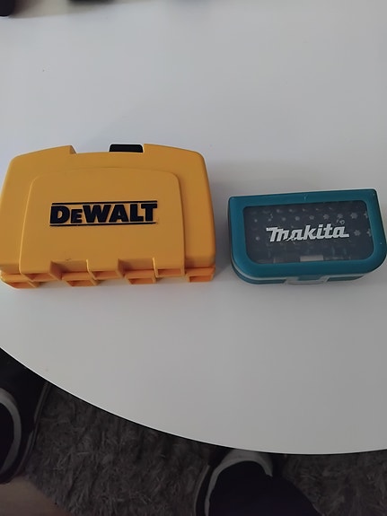 DeWalt ja Makita ruuvauskärjisetit