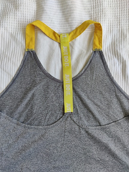 Nike urheilutoppi