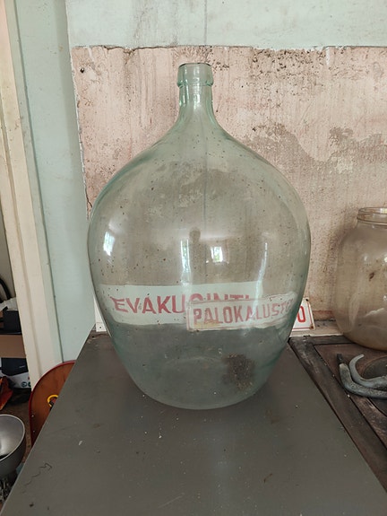 Vanha lasipullo, iso!