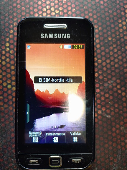 Samsung GT-S5230 kosketusnäyttöpuhelin