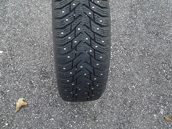 Nastarengas 1 kpl Nokian 185/60 15"