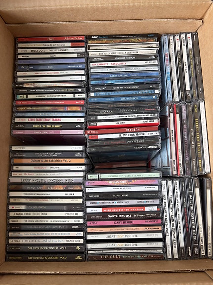 Käytettyjä cd levyjä (n. 500kpl). Pääsääntöisesti haku!!!